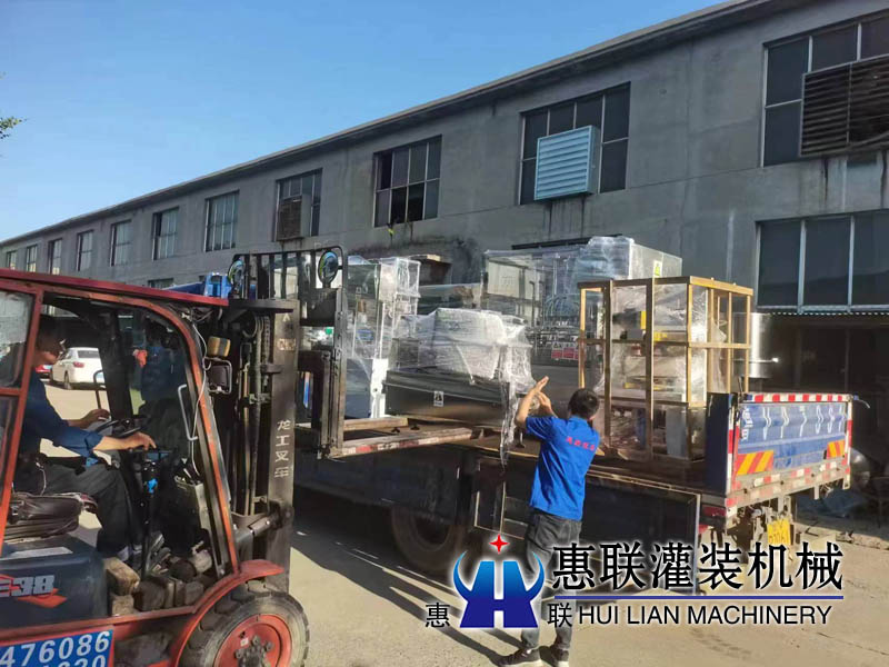 白酒過濾機發(fā)貨現(xiàn)場